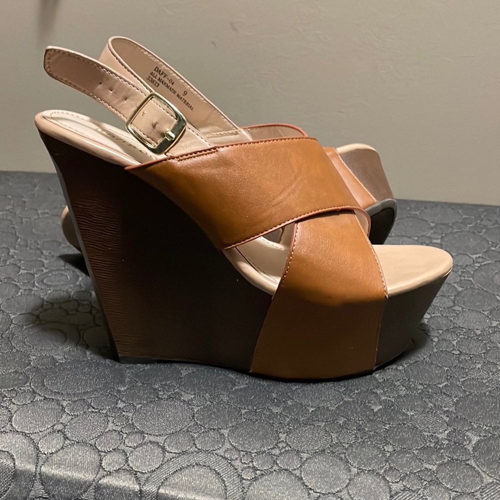 Wedge shoes